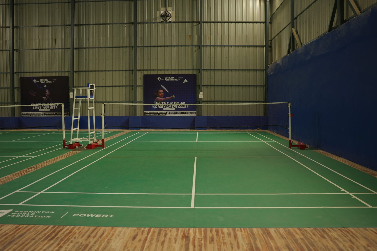 DSC09474 Badminton Court